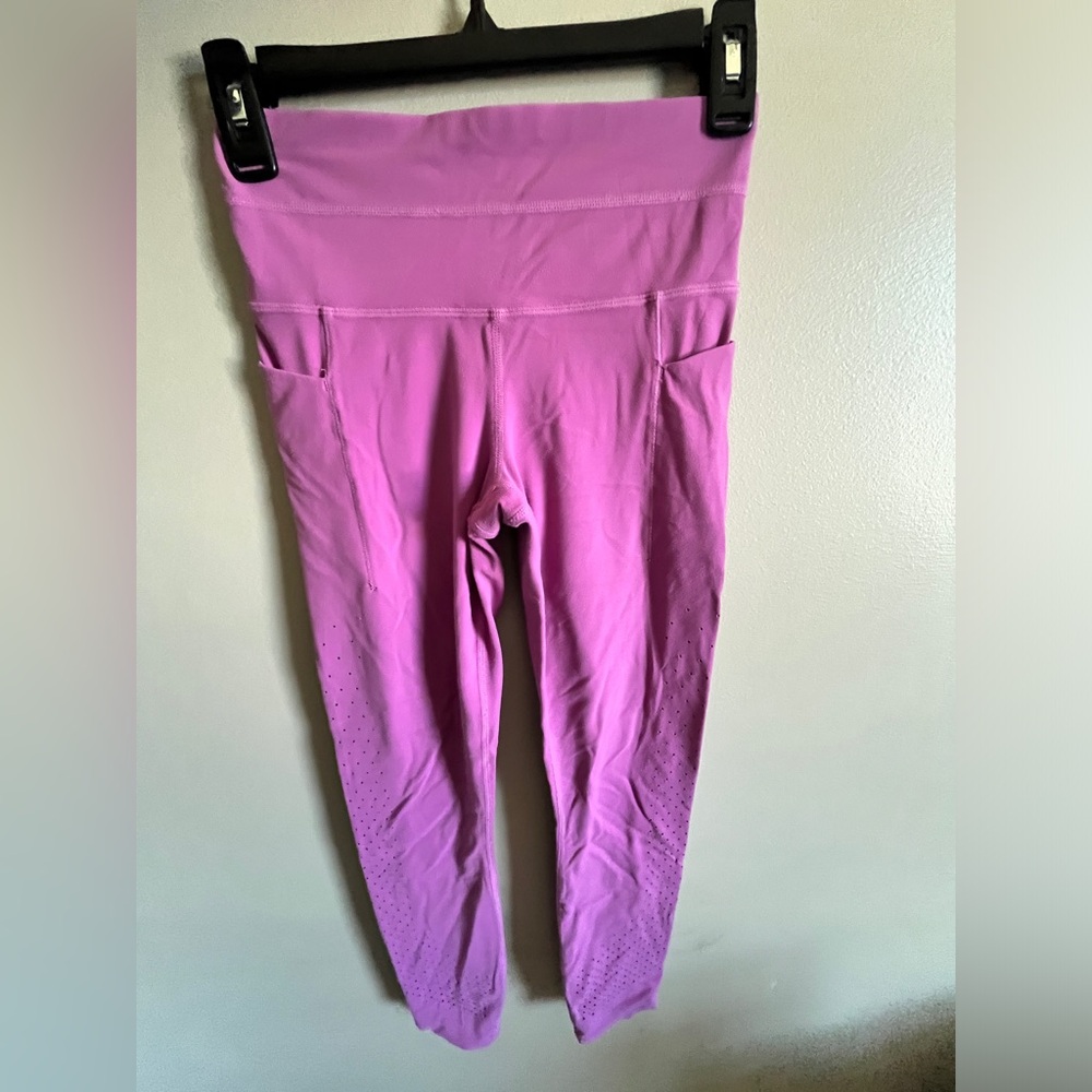 ATHLETA Leggings with hole details | Size XS |